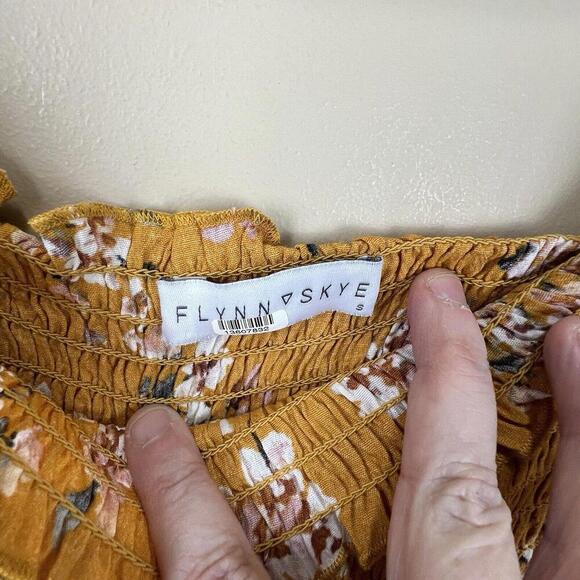 Flynn Skye Justine Romper Size Small Floral Rayon Summer Beach Vacation Boho - Picture 4 of 4